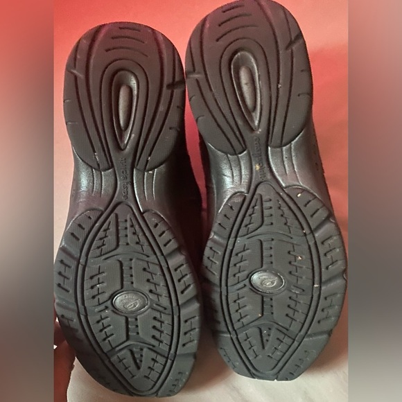 Easy Spirit Slip On Shoes - Picture 2 of 4